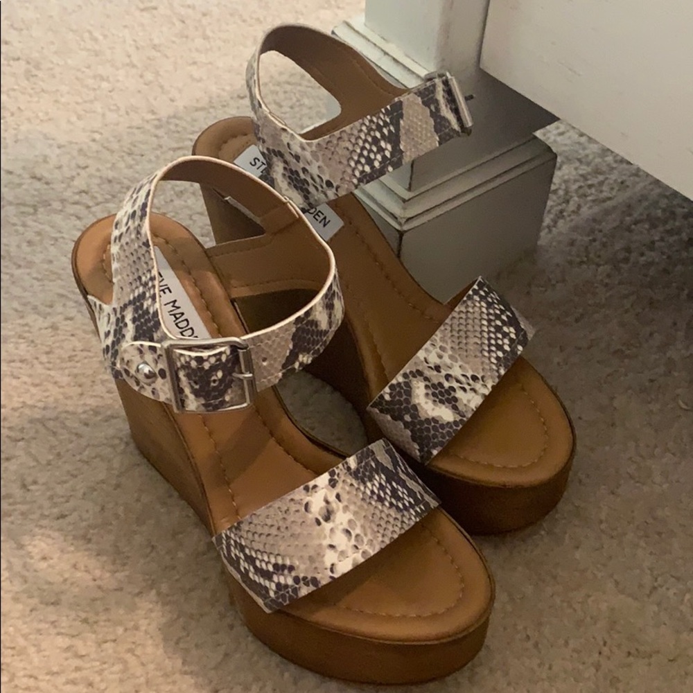 Steve Madden wedges